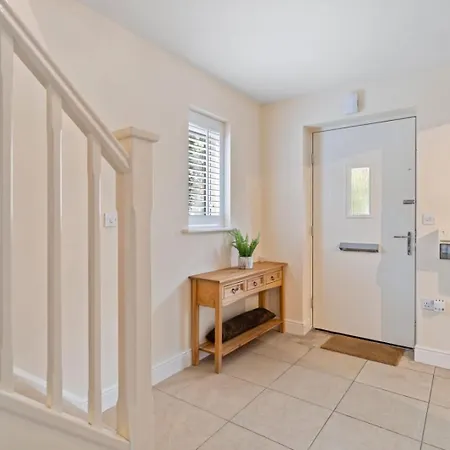 Cosy 3 Bedroom Spacious House Romford Exterior photo