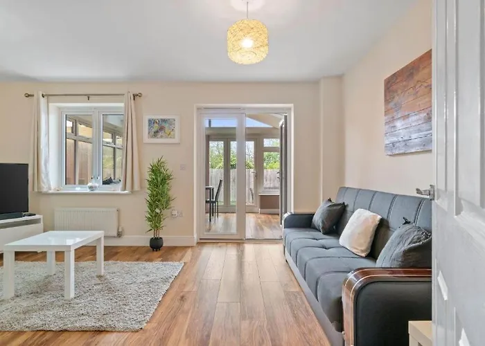 Cosy 3 Bedroom Spacious House